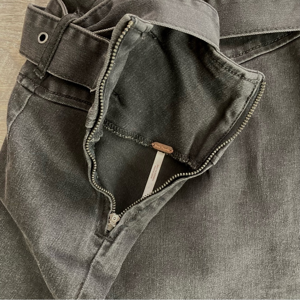 Free People Belted Zip Denim Mini Skirt Size 6 Washed Black Color - Picture 5 of 8